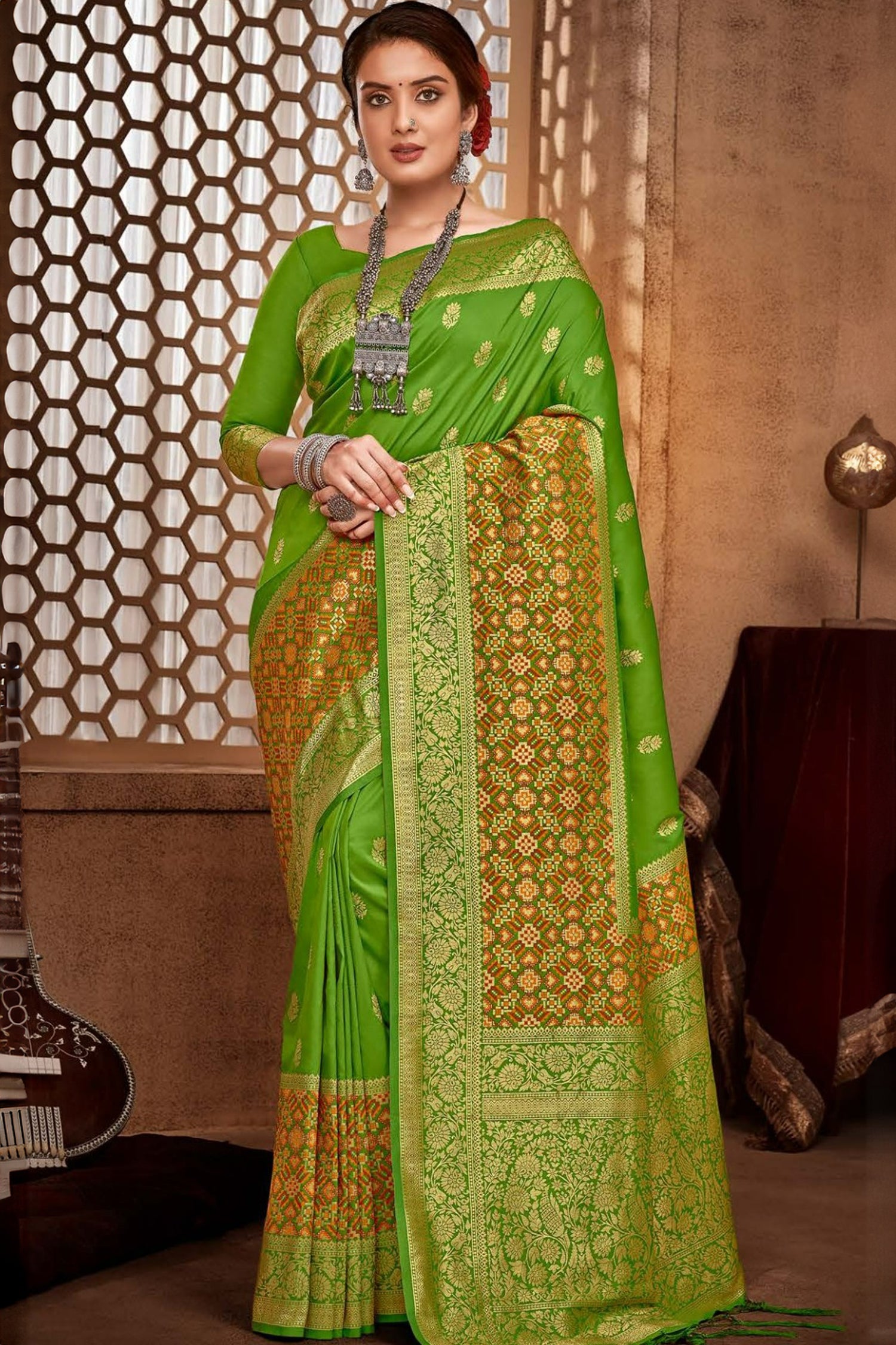 Mango Green Saree With Contrasting Border