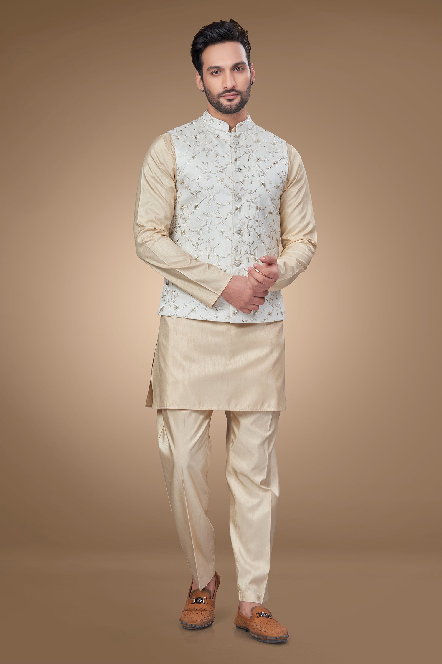 Ravishing Embroidered Jacket With Zari Embellishments