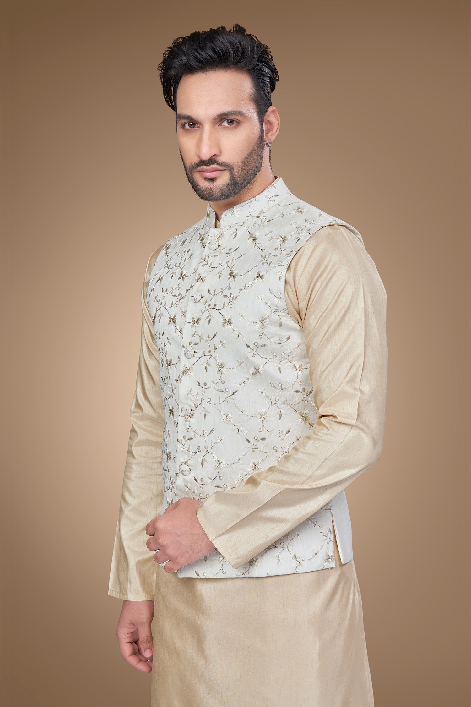 Ravishing Embroidered Jacket With Zari Embellishments