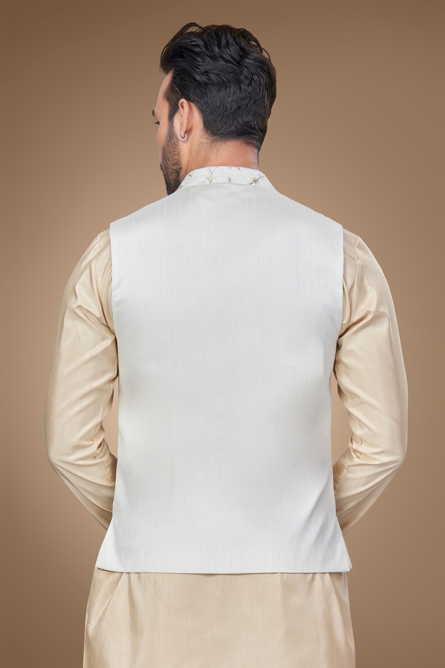 Ravishing Embroidered Jacket With Zari Embellishments